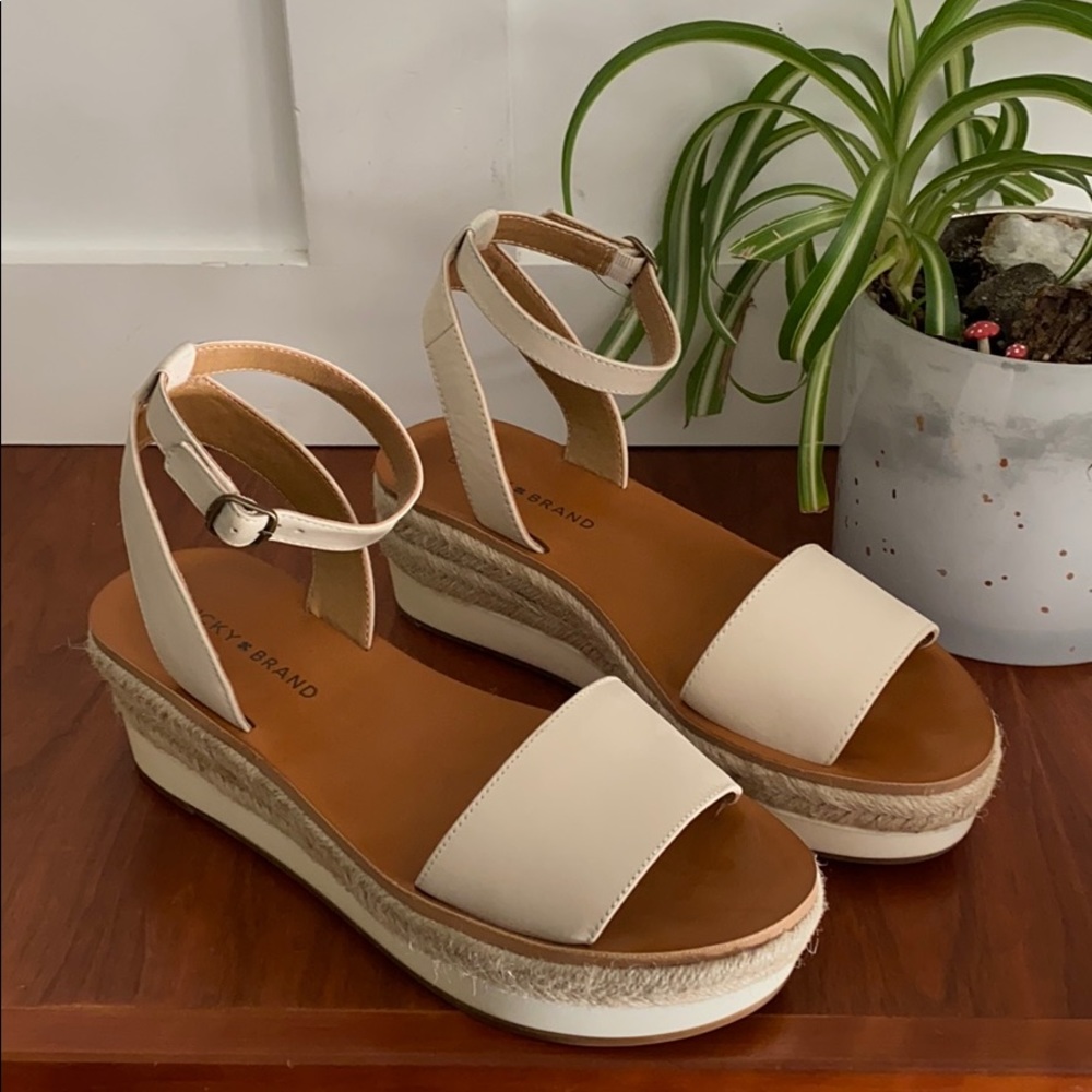 Lucky Brand Cream Platform Sandals
